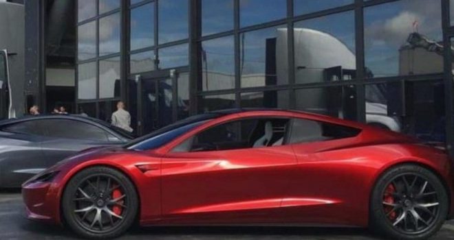 Маск оснастит Tesla Roadster реактивными соплами