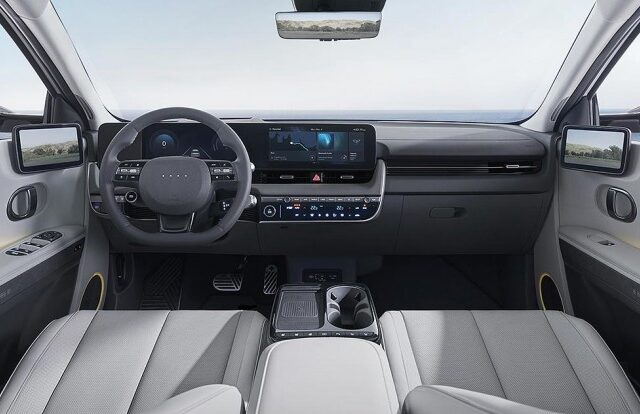 Hyundai переосмысливает сенсорные экраны: кнопки возвращаются