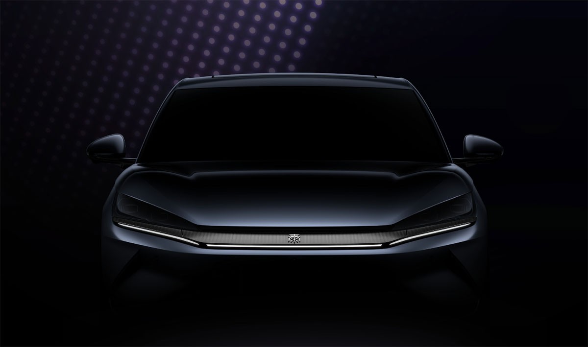 Новый Qin L EV Электрический седан дразнил Byd