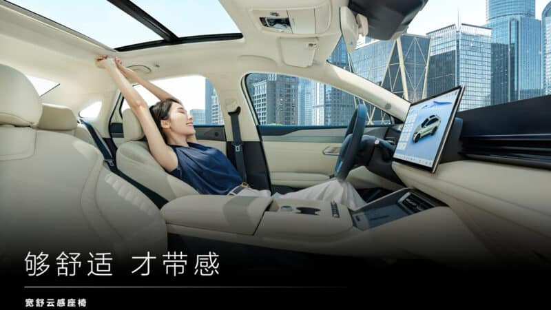 byd qin l ev interior 1 800x450 - Седан Byd Qin L EV впервые выявил интерьер в Китае