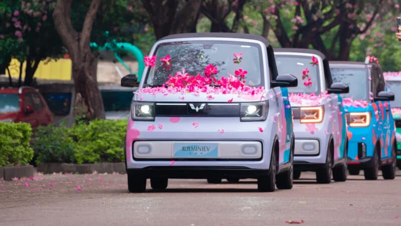 Пятидверный Wuling Hongguang Mini EV начнет продажи 22 февраля