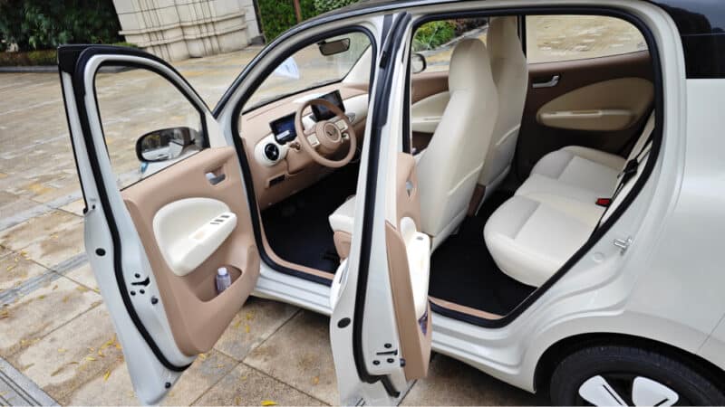 wuling mini ev 5 1 6 800x450 - Пятидверный Wuling Hongguang Mini EV начнет продажи 22 февраля