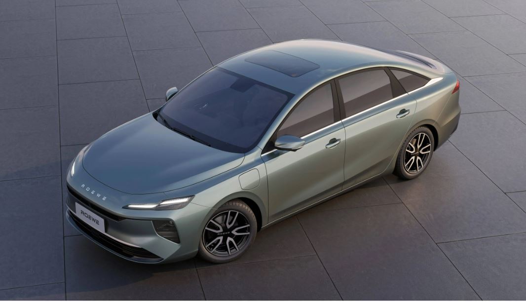 Saic Roewe D6 устанавливает записи о потреблении мощности в Гиннессе для EV в Китае