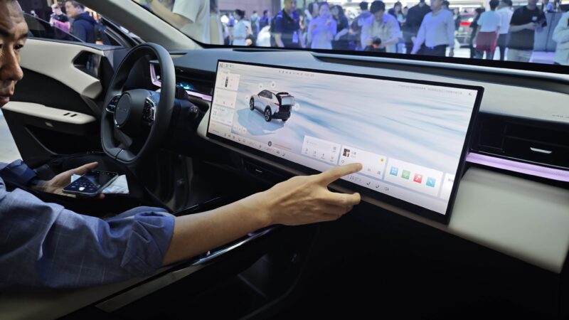 autohomecar  chxkmmgiahwaglj0acfa7ew2owa581 800x450 - Внедорожник Mazda ez-60 дебютирует в мире с 26-дюймовым экраном и 1300 км на автосалоне Shanghai Shanghai.