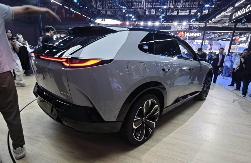 image 176 800x521 - Внедорожник Mazda ez-60 дебютирует в мире с 26-дюймовым экраном и 1300 км на автосалоне Shanghai Shanghai.