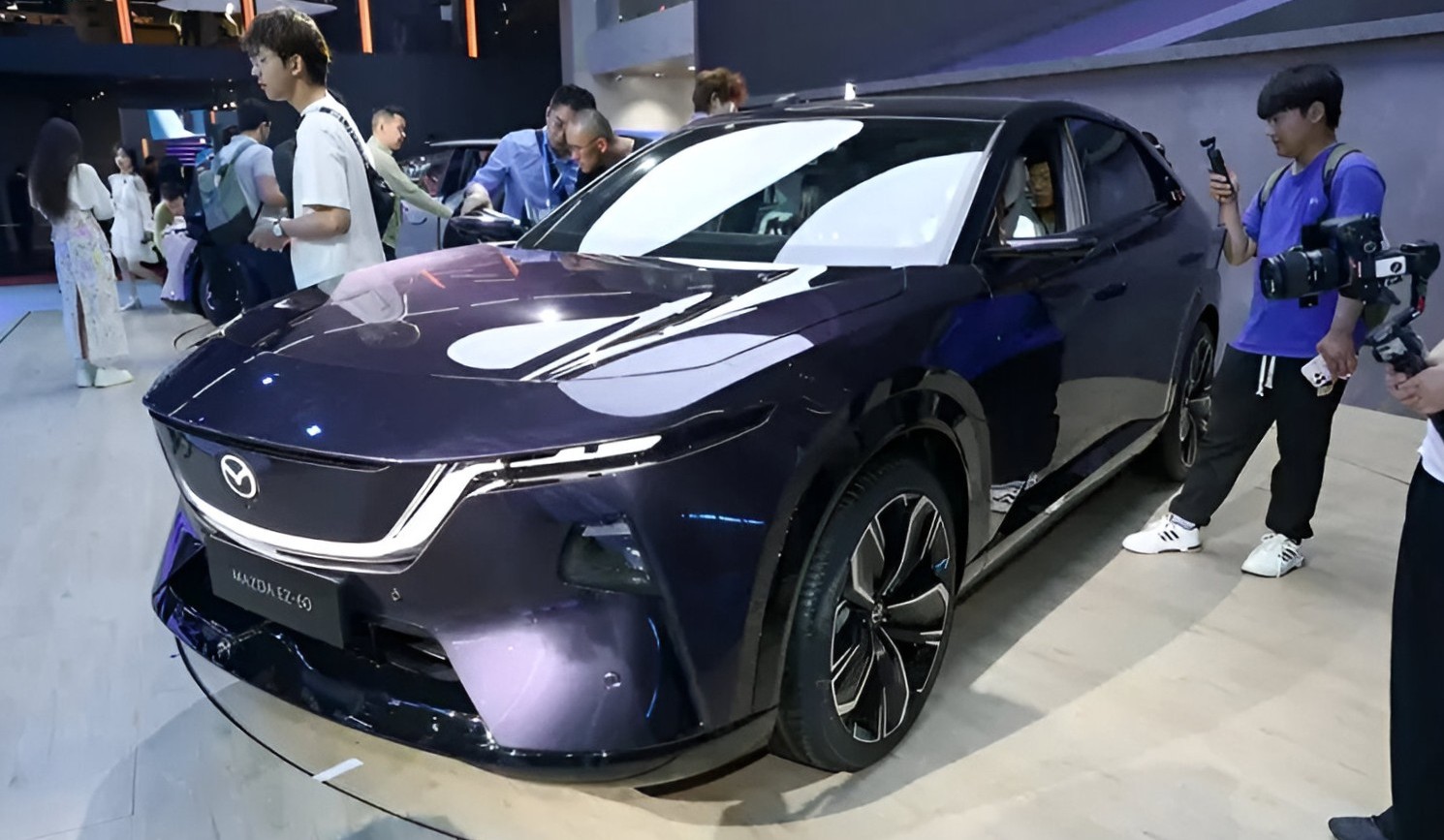 Внедорожник Mazda EZ-60 получает 10 000 предварительных заказов за 48 часов; Глаза августа запуск