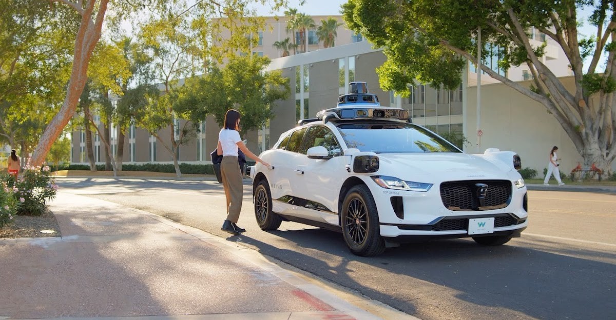 Waymo и Toyota присоединяются, чтобы бросить вызов Тесле в гонке с самостоятельным вождением.