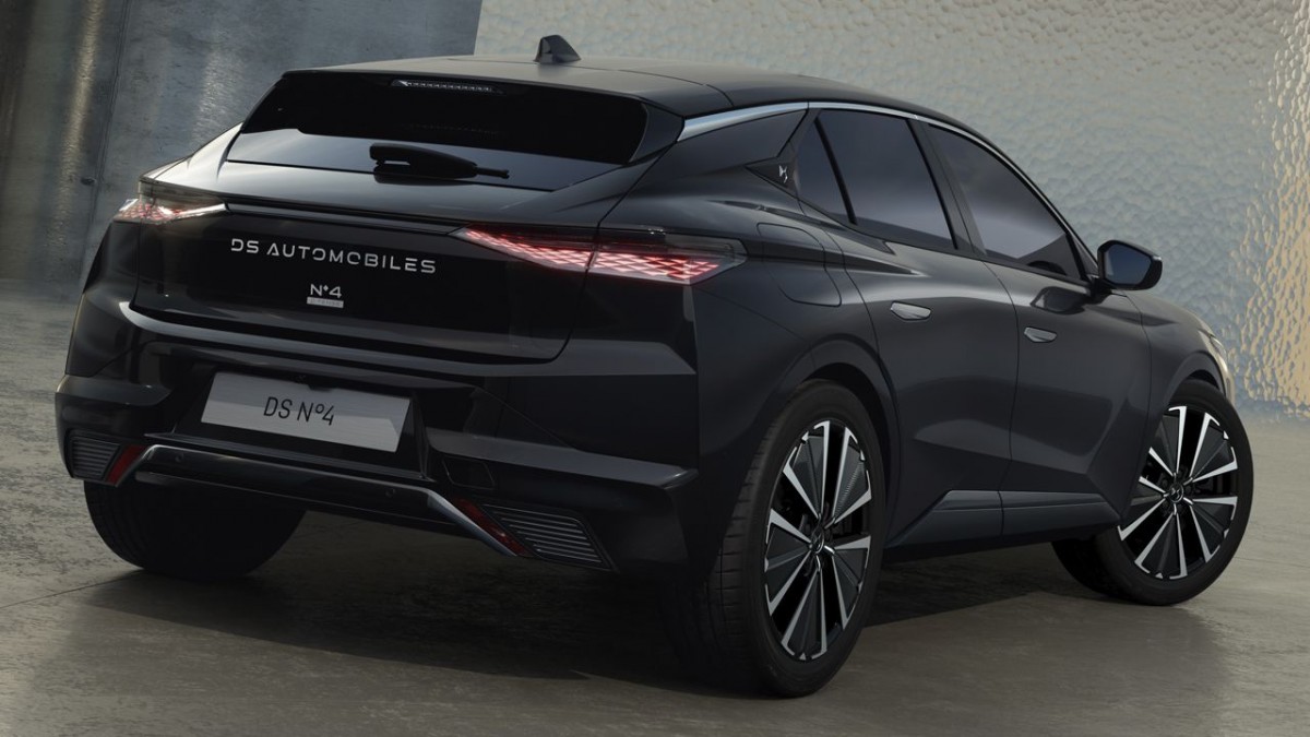 DS Automobiles представляет N ° 4 - электрический хэтчбек премиум -класса с оттенком французского таланта DS Automobiles представляет N ° 4 - электрический хэтчбек премиум -класса с оттенком французского таланта