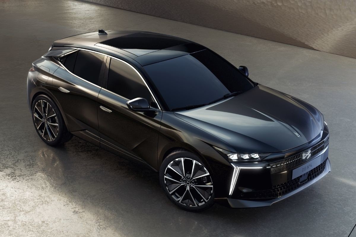 DS Automobiles представляет N ° 4 - электрический хэтчбек премиум -класса с оттенком французского таланта DS Automobiles представляет N ° 4 - электрический хэтчбек премиум -класса с оттенком французского таланта