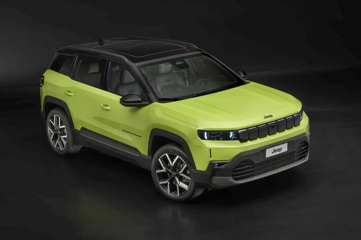 Изображения Jeep Compass протекают перед открытием Изображения Jeep Compass протекают перед открытием
