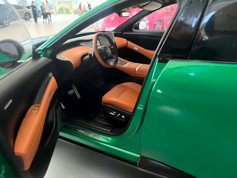 weixin image 20250528180050 800x600 - Xiaomi yu7 обнаружен в фиолетовом