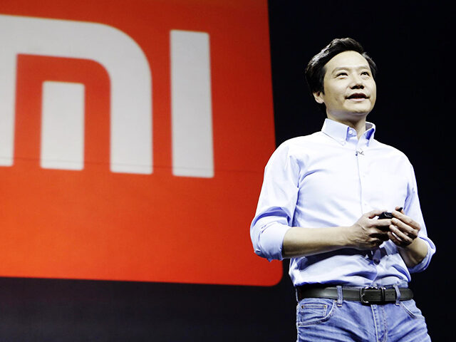 Цена акций Xiaomi достигает рекордно высокого уровня, венчив генеральный директор Lei Jun в качестве самых богатых китайцев.