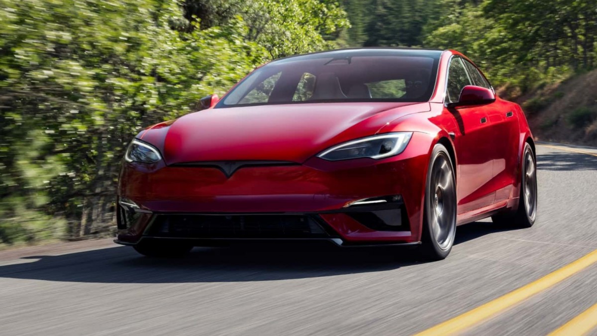 Более дорогие и более тяжелые модели Tesla и модель X обновления оставляют вентиляторы не впечатляющими Tesla Model S и Model X становятся дороже и тяжелее, оставляя фанаты не впечатленными