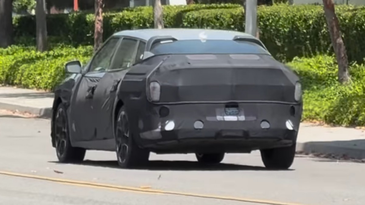 Новый EV4 GT Kia поймал тестирование в США