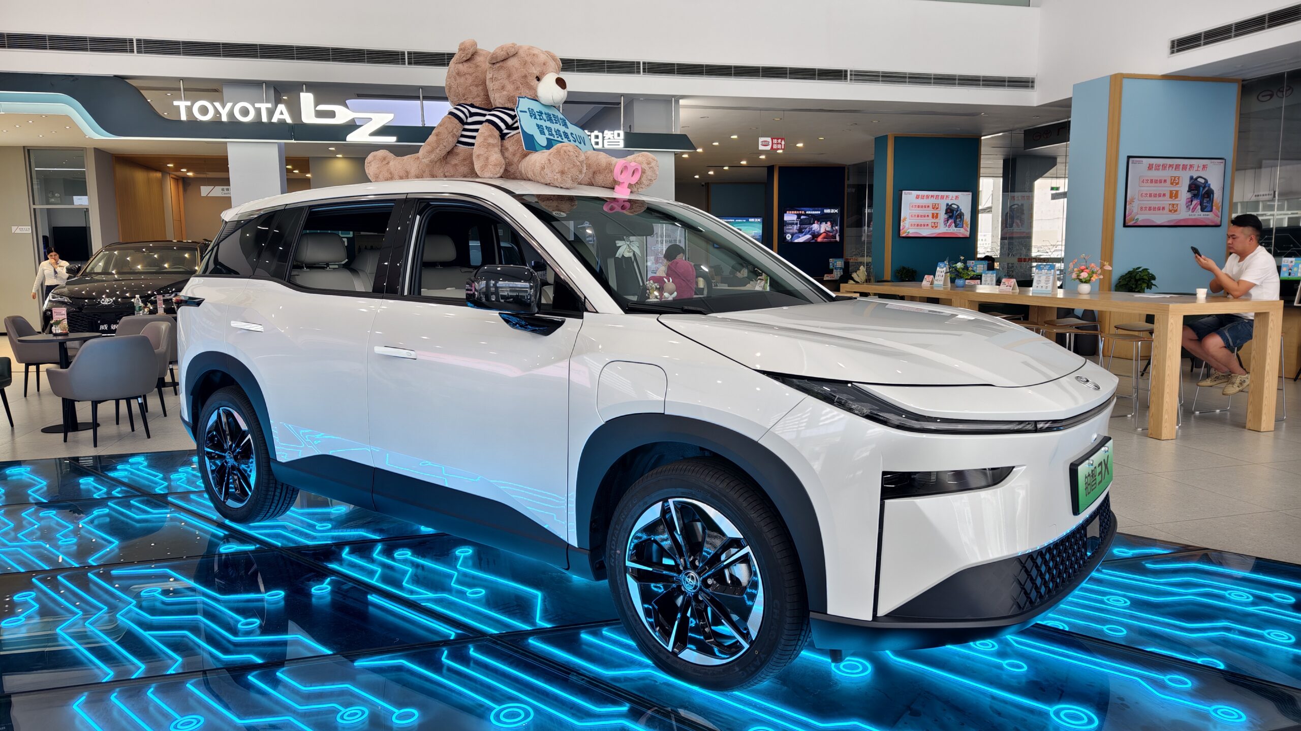 Aion v Roots, усовершенствования Toyota