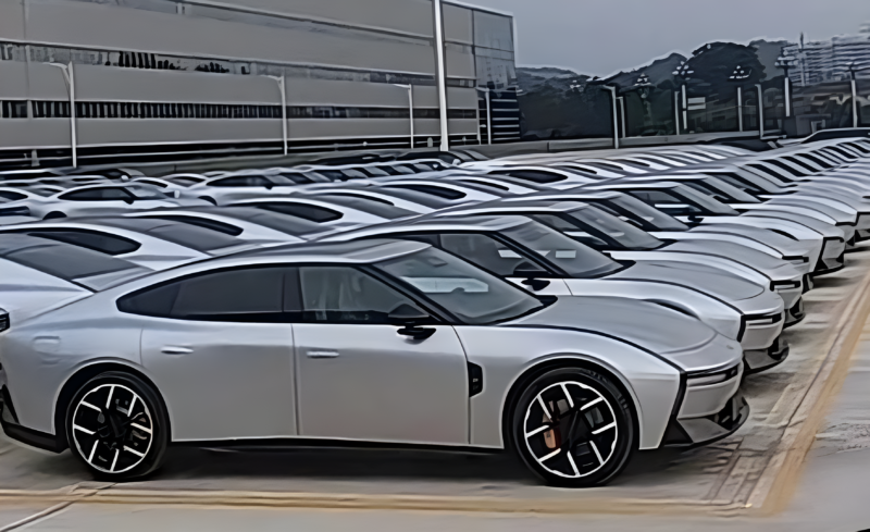 Новый Xpeng P7 обнаружил массовым на заводе, август ожидается