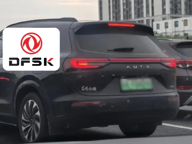 Владельцы Aito выражают недовольство после ухода Huawei, переклеивая логотипы на DFSK