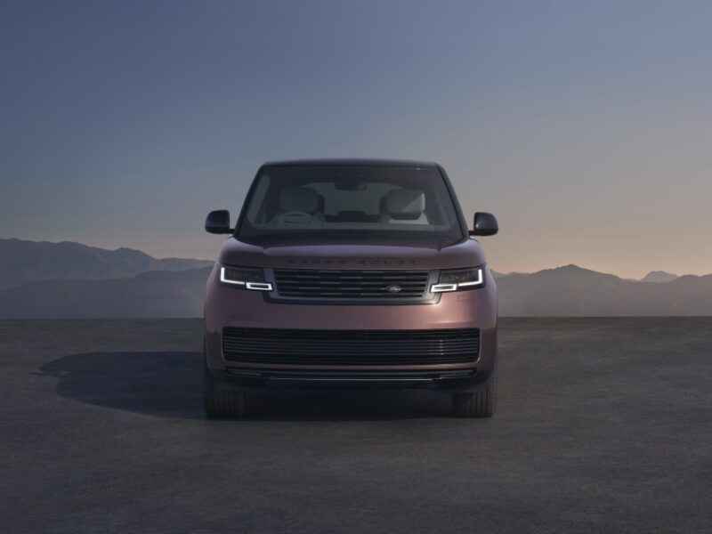 Новый электрический Range Rover сохраняет классический облик