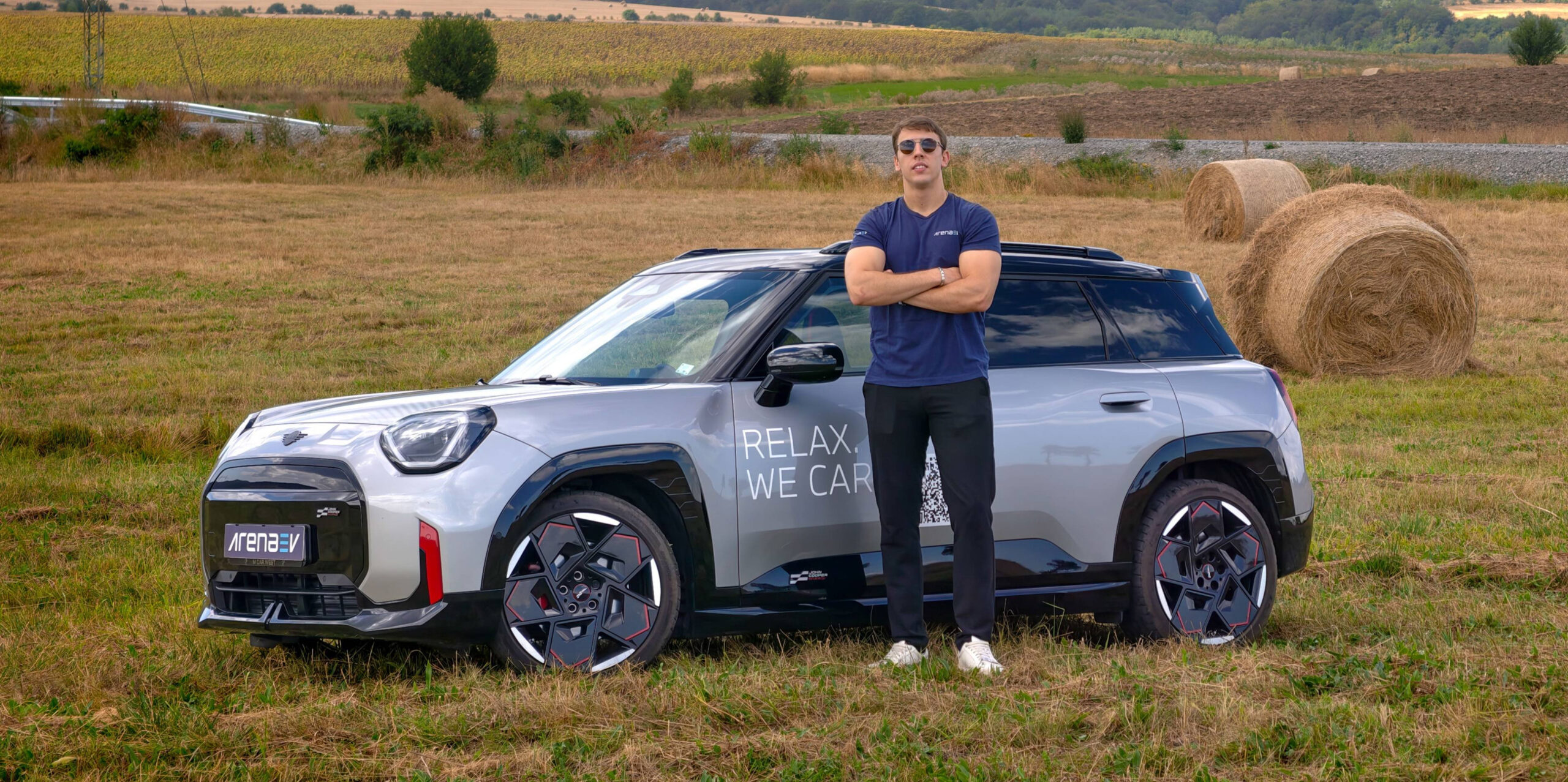 Тест запаса хода MINI John Cooper Works Aceman e: 19-дюймовые колёса и летние шины