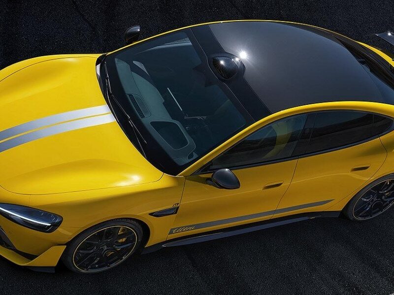 Xiaomi Auto выходит на европейский рынок в 2027 году Сравнение габаритов Xiaomi SU7 и Porsche Taycan