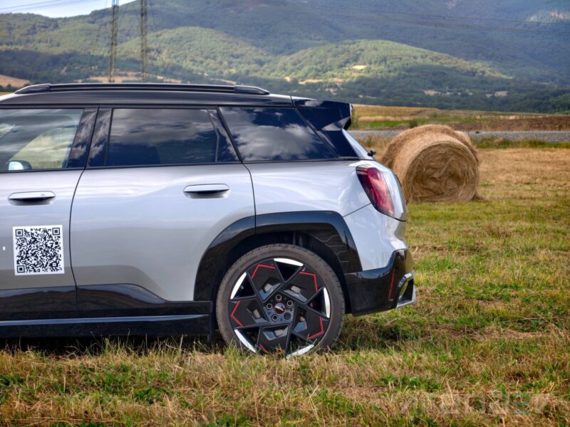 Задняя часть Mini Aceman JCW E