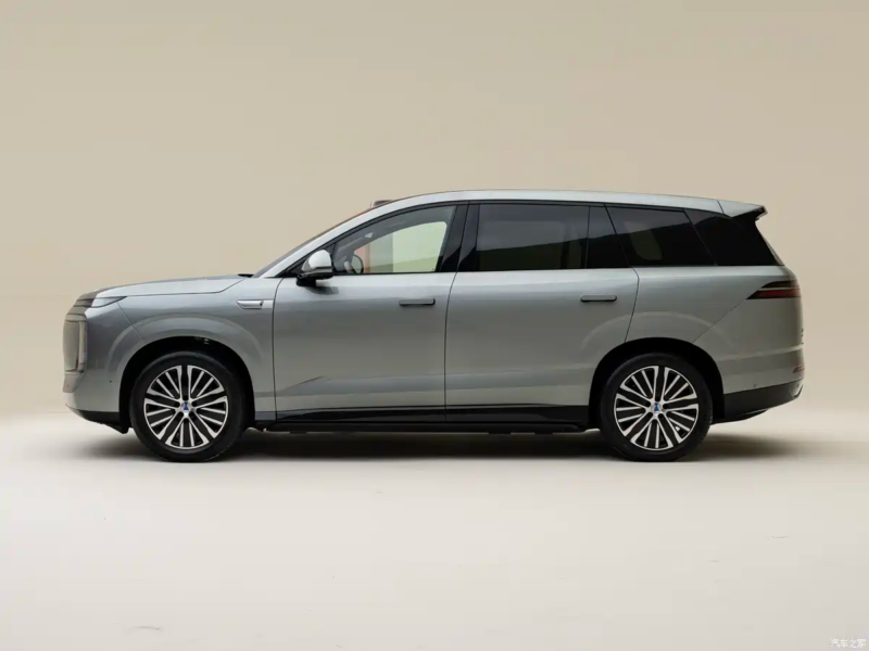 Denza N8L EV: 130 кВт·ч, запас хода 960 км и зарядка за 9 минут Боковой профиль Denza N8L