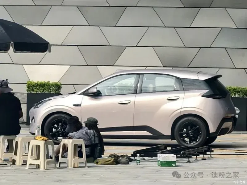 BYD «Great Seagull»: лидар, запас хода до 420 км и колёсная база 2650 мм Дизайн передней части с закрытой решёткой
