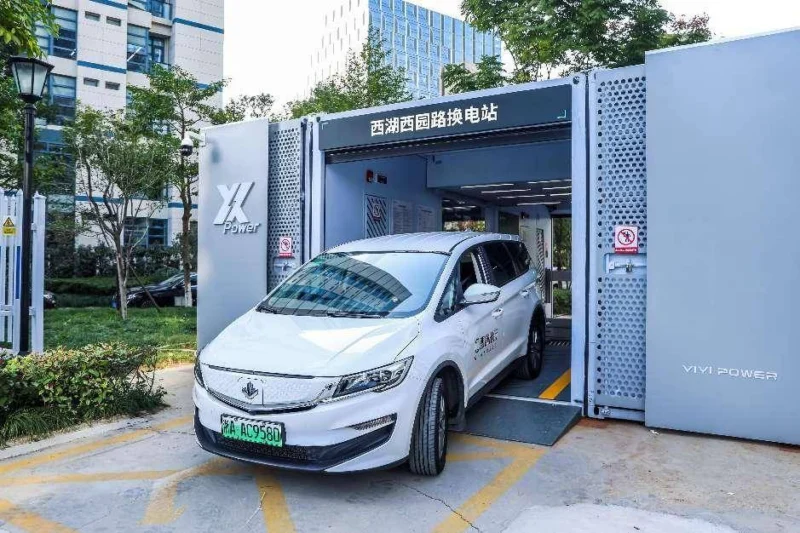 Geely и Nio создают партнёрство по зарядке и замене батарей Станция замены батарей Yiyi Power от Geely
