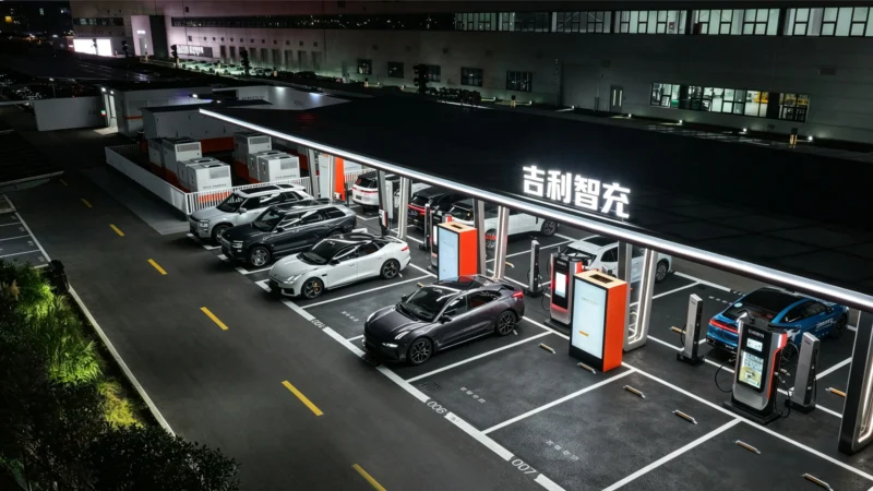Зарядная станция Geely Smart Charging C12 мощностью 2 250 кВт