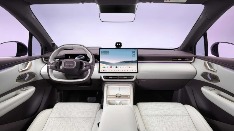Новый Lynk & Co 02 получил 14 663 заказа за час после премьеры в Китае Интерьер Lynk & Co 02