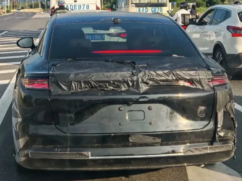 Задняя часть нового BYD Han