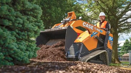 CASE TL100EV: электрический мини-погрузчик вышел к заказчикам