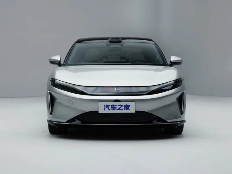 BYD Da Han EV: премьера 13 октября, запас хода 1008 км и Cx 0,197 Салон Da Han EV с 17,3-дюймовым дисплеем 3K и системой DiLink 300