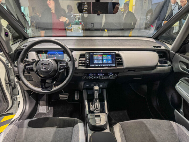 Honda Fit 2026: вернётся ли хэтчбек в США после обновления Передняя панель Honda Fit (Jazz) 2026