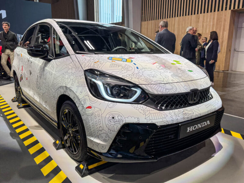 Honda Fit 2026: вернётся ли хэтчбек в США после обновления Honda Fit (Jazz) 2026, передняя часть и левый борт