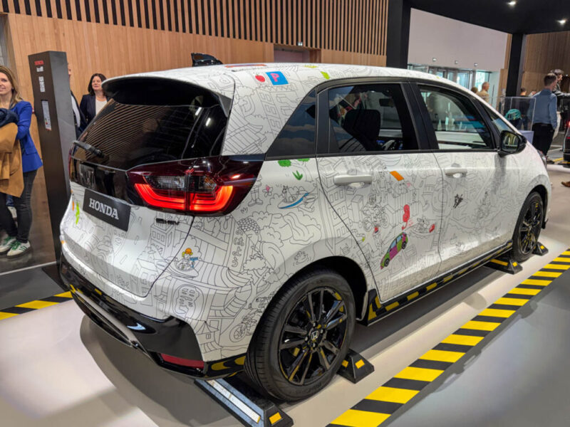 Honda Fit 2026: вернётся ли хэтчбек в США после обновления Honda Fit (Jazz) 2026, вид сзади и слева