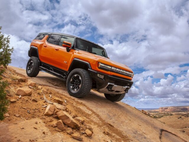 Продажи электромобилей GM в США резко упали после отмены субсидий