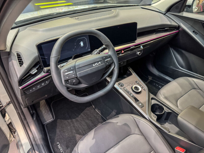 Kia Niro 2027: рестайлинг в стиле Sorento и цена от 2,5 млн рублей Интерьер Kia Niro Hybrid 2027