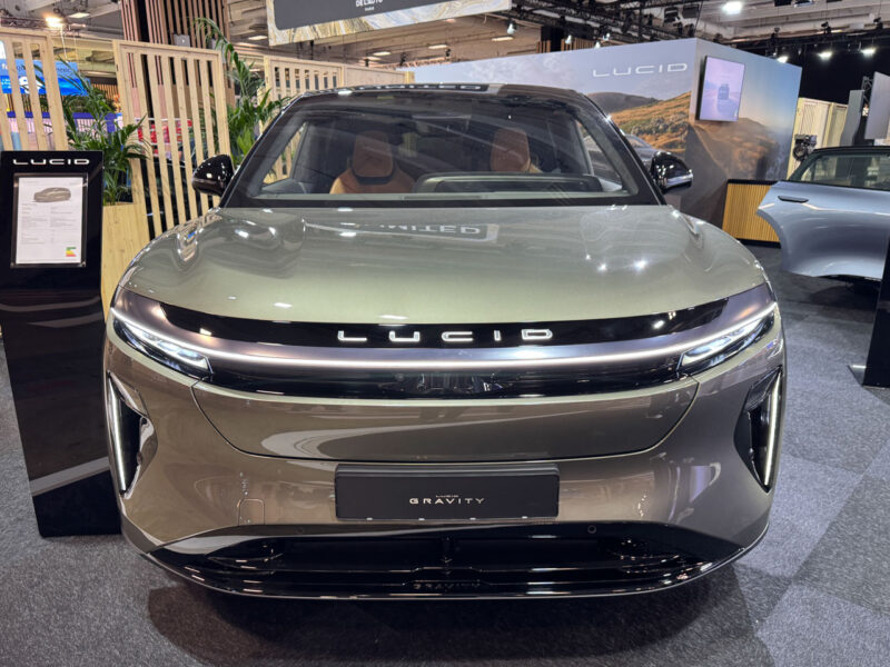 Lucid Gravity Grand Touring, вид спереди