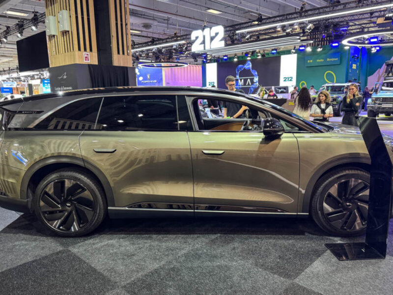 Lucid Gravity Grand Touring, вид сбоку