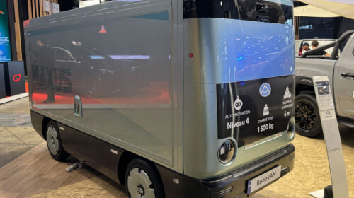 Maxus RoboVAN: беспилотный фургон для доставки без водителя