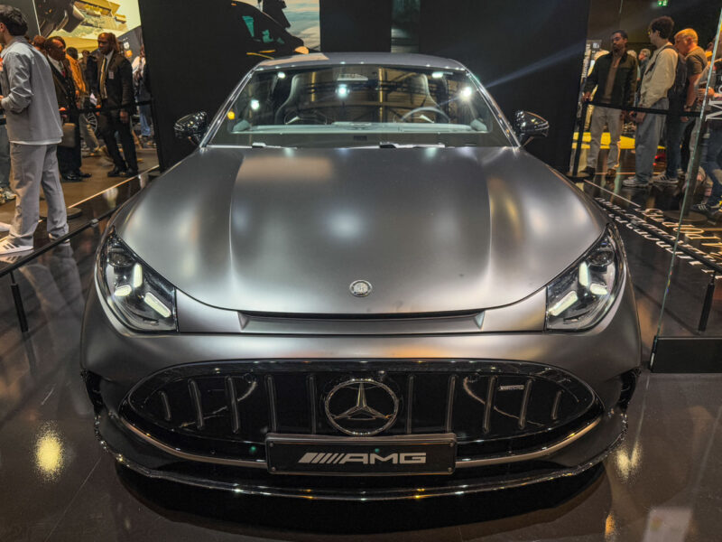 Mercedes-AMG GT 4-Door Coupe: электрический спорткар в цвете Graphite Grey Magno Mercedes-AMG GT 63 4-Door EV в цвете Manufaktur Graphite Grey Magno, вид спереди