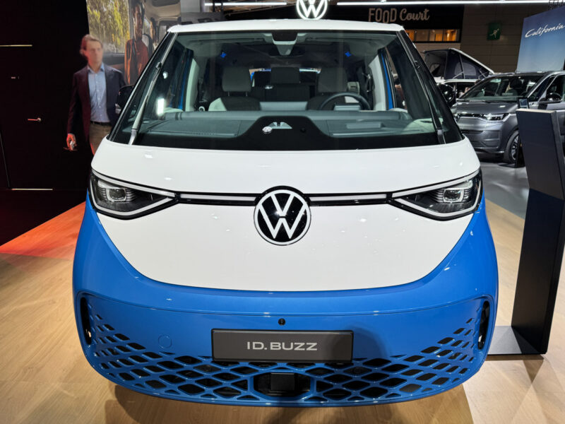 Обновлённый Volkswagen ID. Buzz, вид спереди