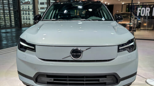 Обновлённый Volvo EX40 (2027): премьера в Париже и уход из США