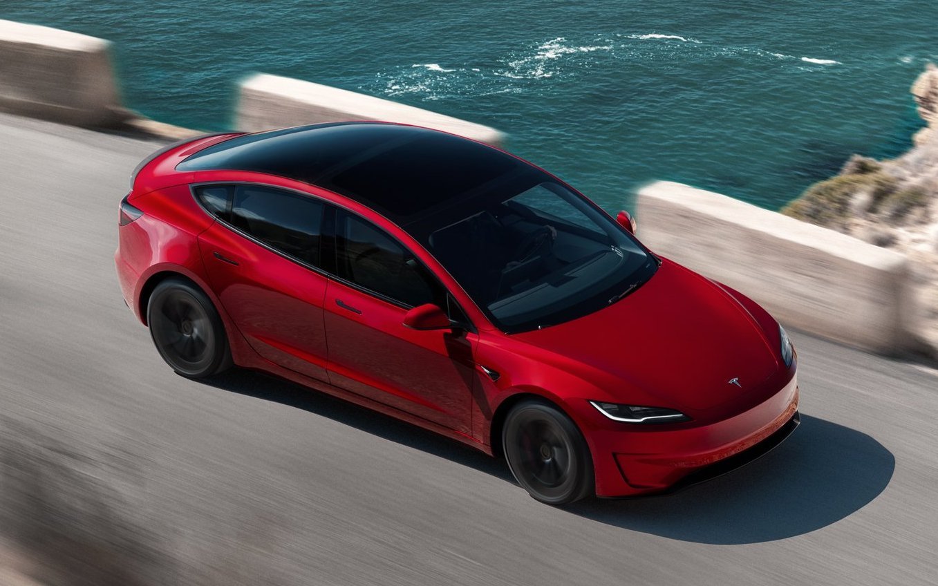Tesla обновила Model 3 для Китая: экран 16 дюймов, V2L и серый салон Tesla обновила Model 3 для Китая: экран 16 дюймов, V2L и серый салон