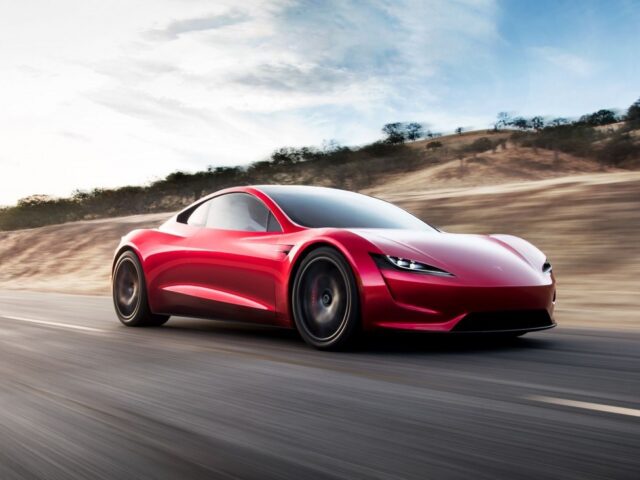 Tesla показала рекордные поставки в III квартале, но уступила BYD