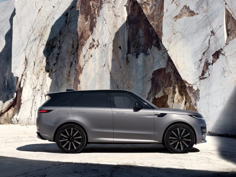 Range Rover Sport Electric: 542 л.с. и 850 Нм вместо V8 Новый Range Rover Sport Electric заменил V8 на высоковольтную тягу