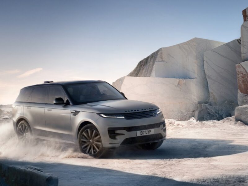 Range Rover Sport Electric: 542 л.с. и 850 Нм вместо V8 Электрический Range Rover Sport на дороге