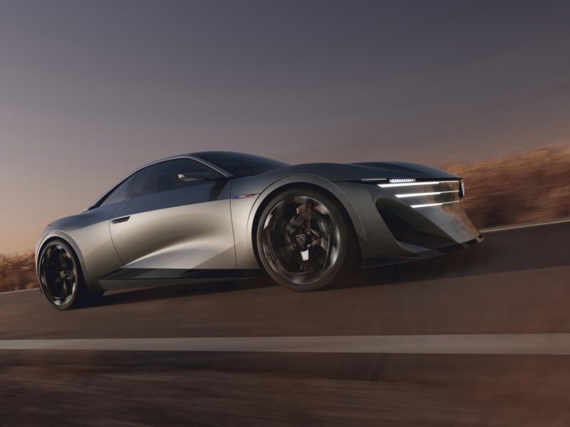 Peugeot RCZ Vision и E-T16 на автосалоне в Париже