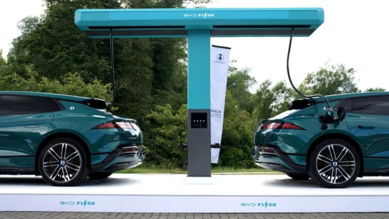 BYD развернёт 100 сверхбыстрых зарядных станций в Европе к концу 2026 года Зарядная станция BYD для электромобилей
